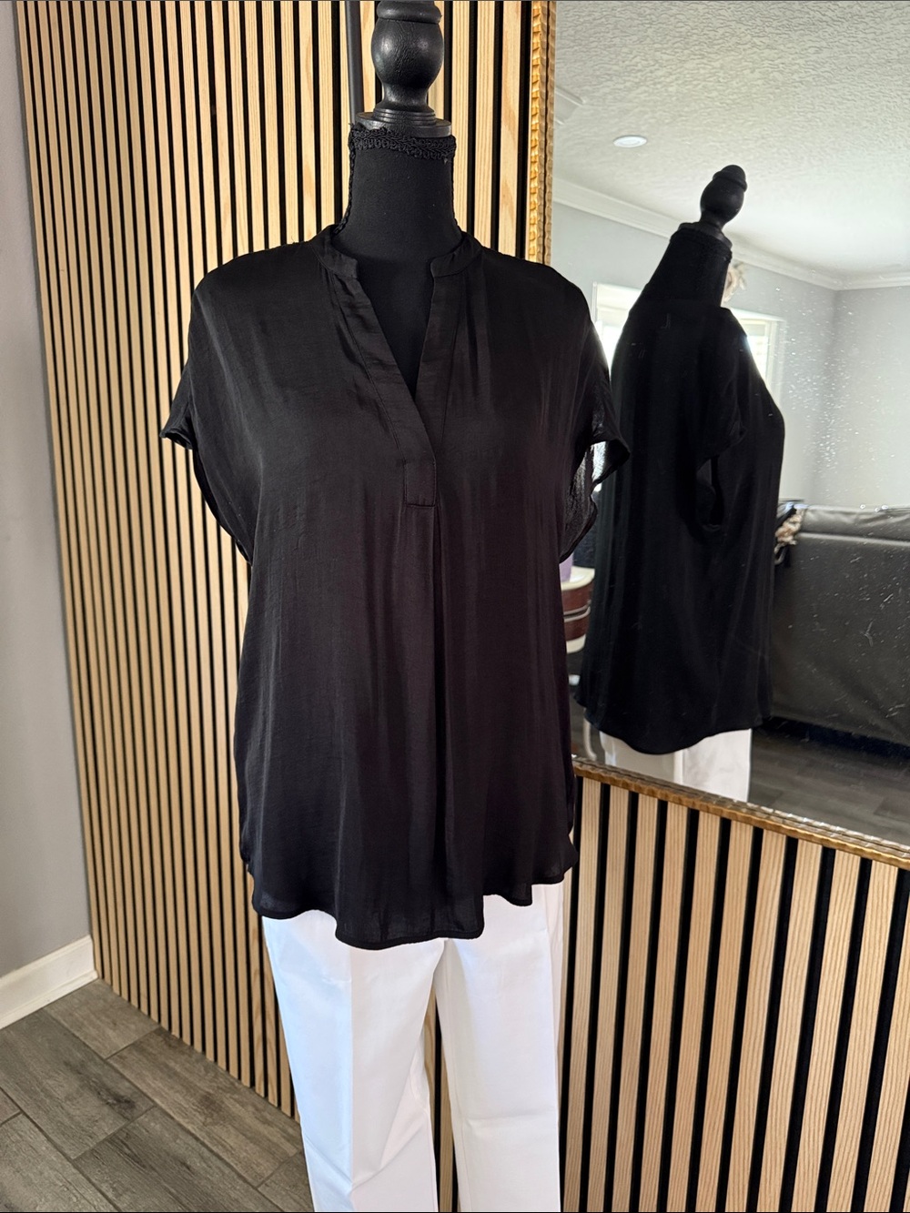 Rachel Zoe Black Short Sleeve V-Neck Blouse
